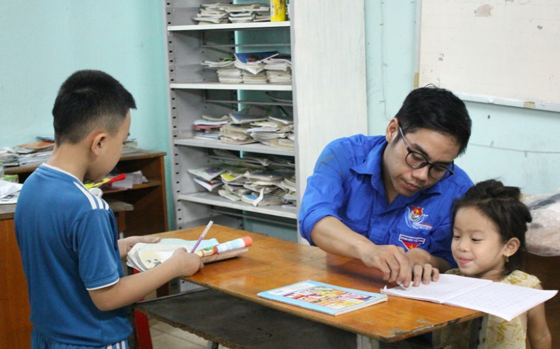 Ninh Việt Trí - chàng thanh niên dành cả thanh xuân làm sứ giả kết nối các lớp học tình thương