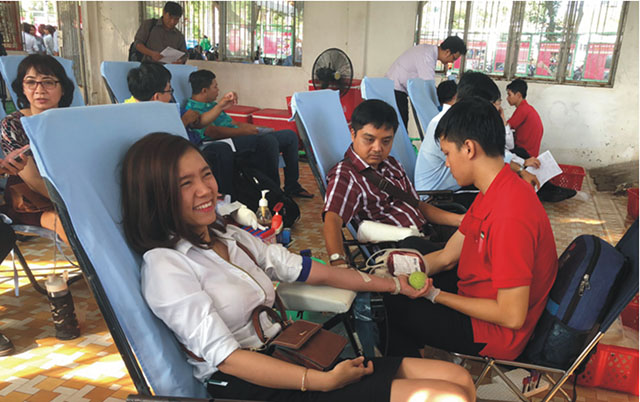 Tuổi trẻ Đồng Tháp tham gia hiến máu tình nguyện (Ảnh TG)