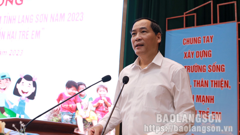 Đồng chí Dương Xuân Huyên, Ủy viên Ban Thường vụ Tỉnh ủy, Phó Chủ tịch Thường trực UBND tỉnh phát biểu tại lễ phát động
