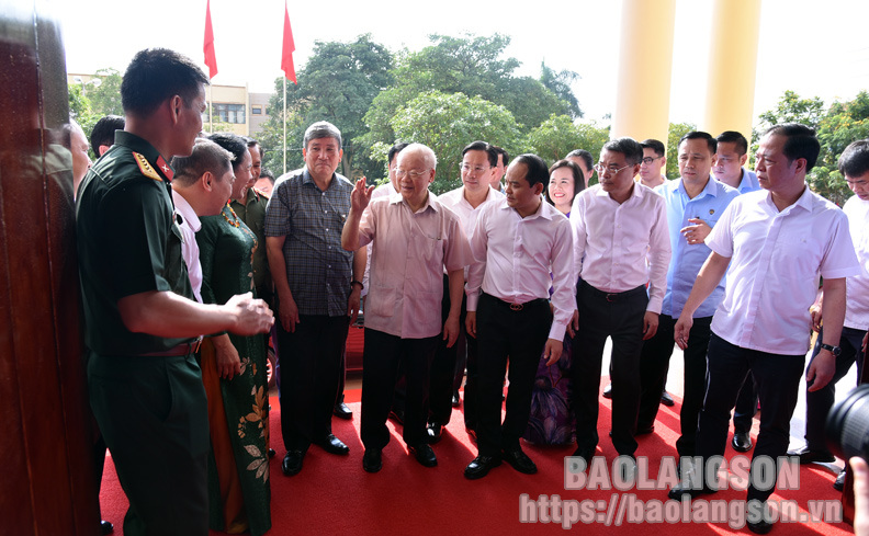 Sáng 25/8, Tổng Bí thư Nguyễn Phú Trọng dẫn đầu Đoàn công tác Trung ương thăm và làm việc tại tỉnh Lạng Sơn.