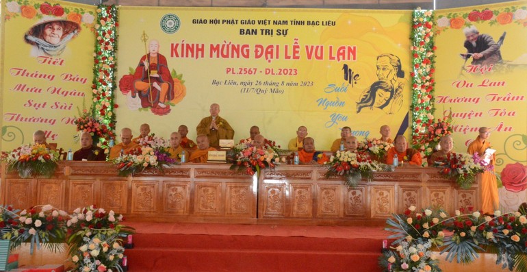 Thượng tọa Thích Giác Nghi phát biểu tại Đại lễ Vu lan - Báo hiếu do Ban Trị sự GHPGVN tỉnh tổ chức.