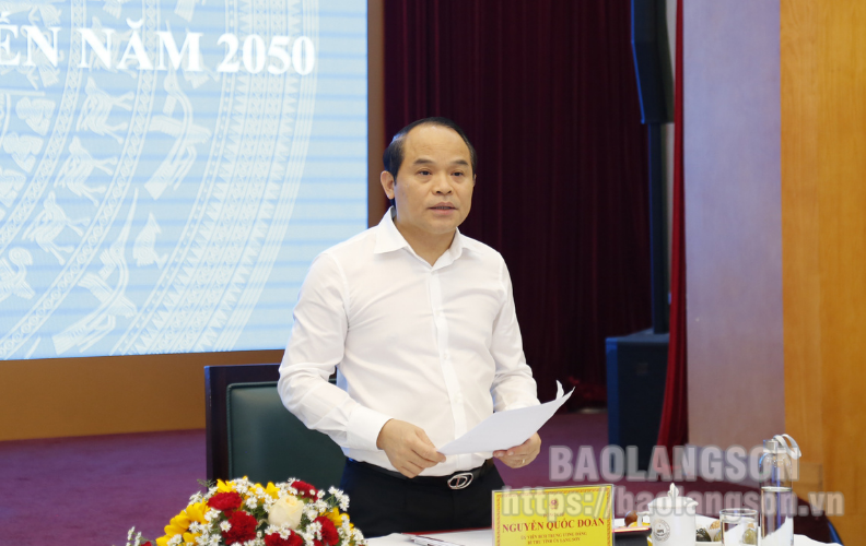 Đồng chí Nguyễn Quốc Đoàn, Bí thư Tỉnh ủy, Trưởng Ban Chỉ đạo công tác lập Quy hoạch tỉnh phát biểu tại hội nghị.