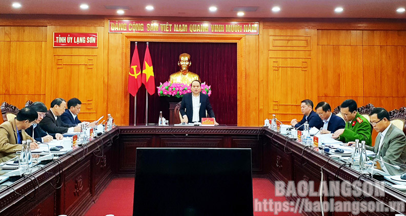 Đồng chí Nguyễn Quốc Đoàn, Ủy viên Ban Chấp hành Trung ương Đảng, Bí thư Tỉnh ủy, Trưởng Ban Chỉ đạo PCTNTC tỉnh phát biểu kết luận phiên họp