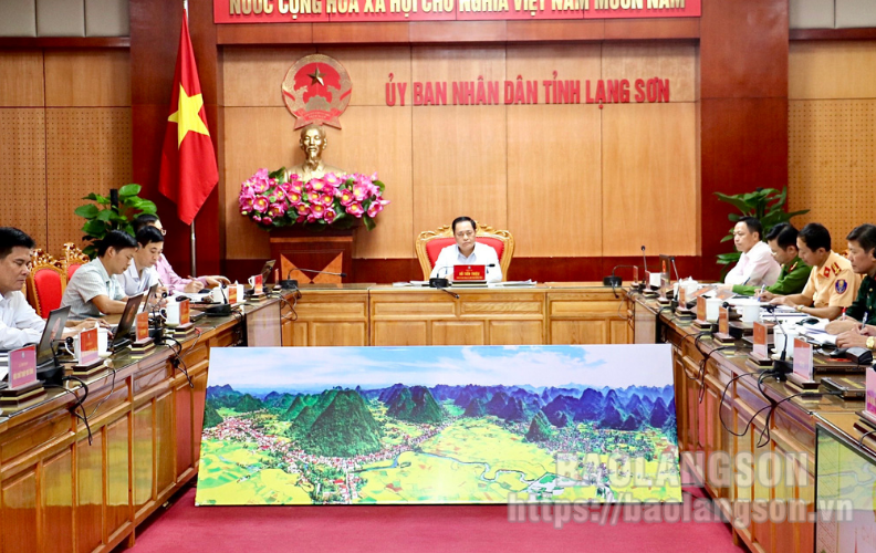 Các đại biểu dự hội nghị trực tuyến tại điểm cầu tỉnh Lạng Sơn