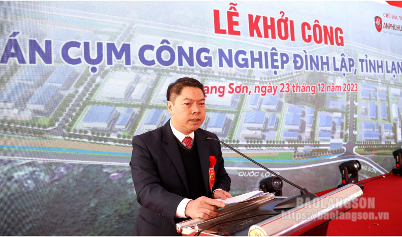 Đồng chí Đoàn Thanh Sơn, Phó Chủ tịch UBND tỉnh phát biểu tại lễ khởi công.