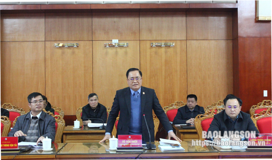 Đồng chí Hồ Tiến Thiệu, Phó Bí thư Tỉnh uỷ, Chủ tịch UBND tỉnh phát biểu tại buổi làm việc