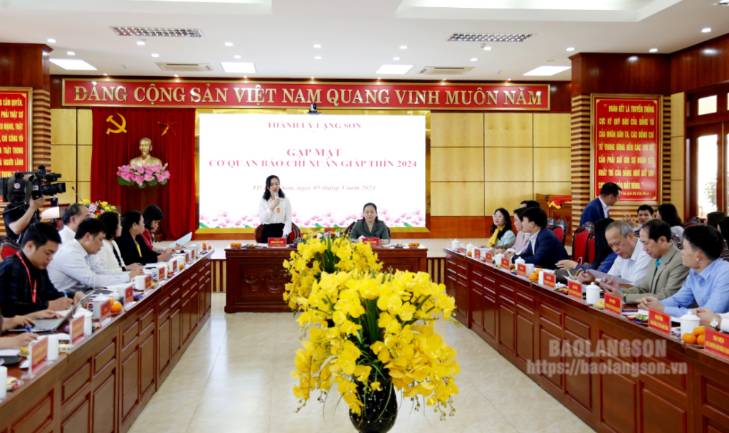 Thường trực Thành ủy Lạng Sơn phát biểu tại buổi gặp mặt các cơ quan báo chí Xuân Giáp Thìn năm 2024