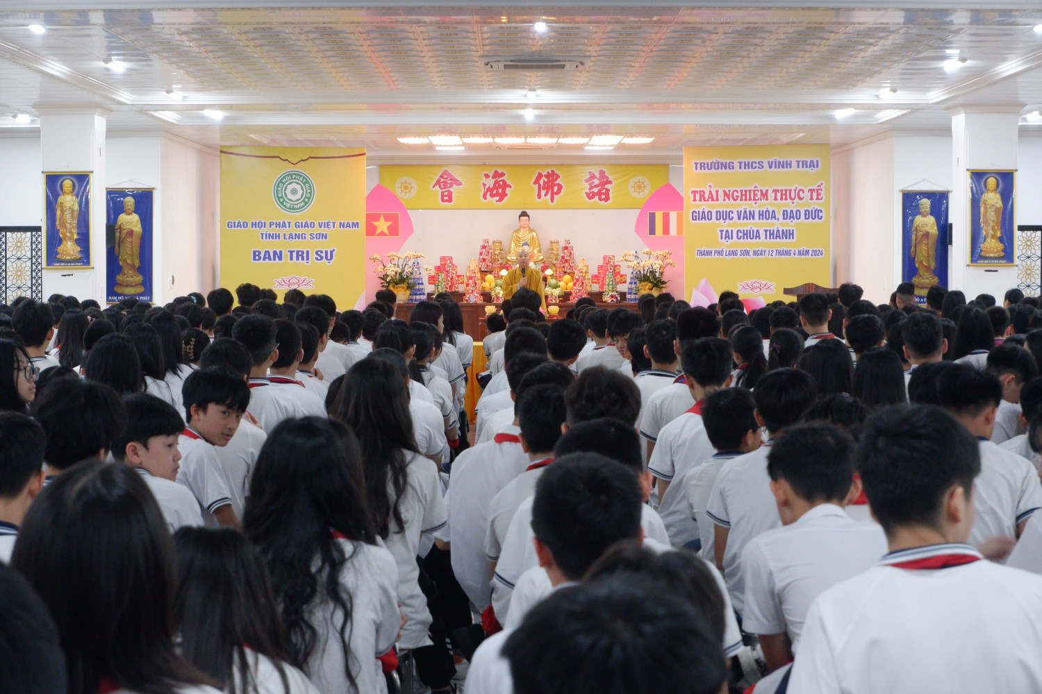 Lạng Sơn: Thượng tọa Thích Quảng Truyền chia sẻ về chữ Hiếu cho các em học sinh