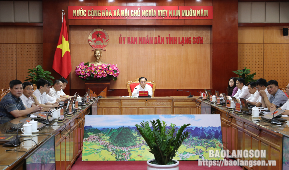 Các đại biểu dự phiên họp tại điểm cầu tỉnh Lạng Sơn