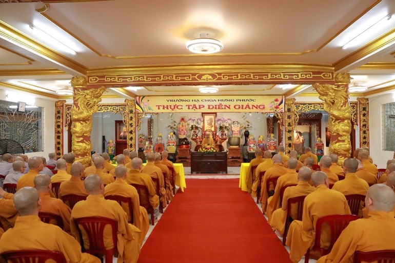 Tăng Ni Q.3 sinh hoạt chuyên đề Tăng sự tại chùa Hưng Phước