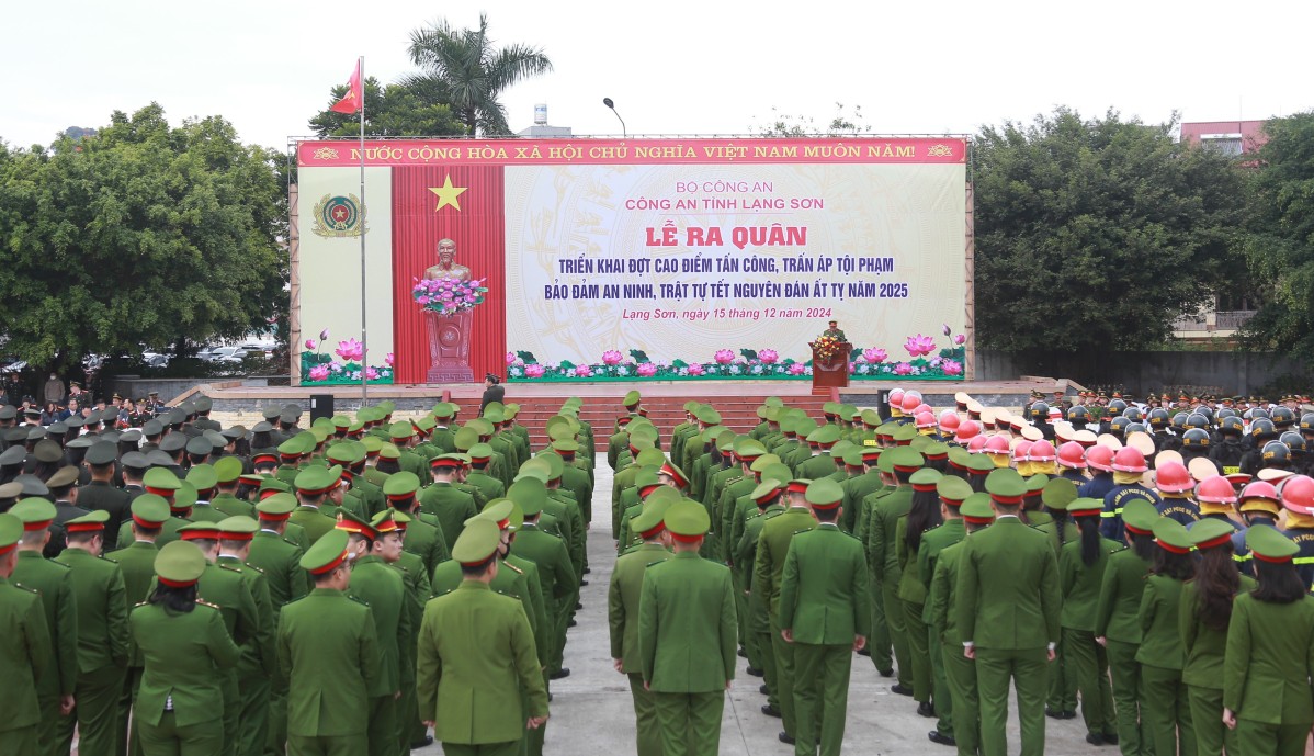 Toàn cảnh lễ ra quân