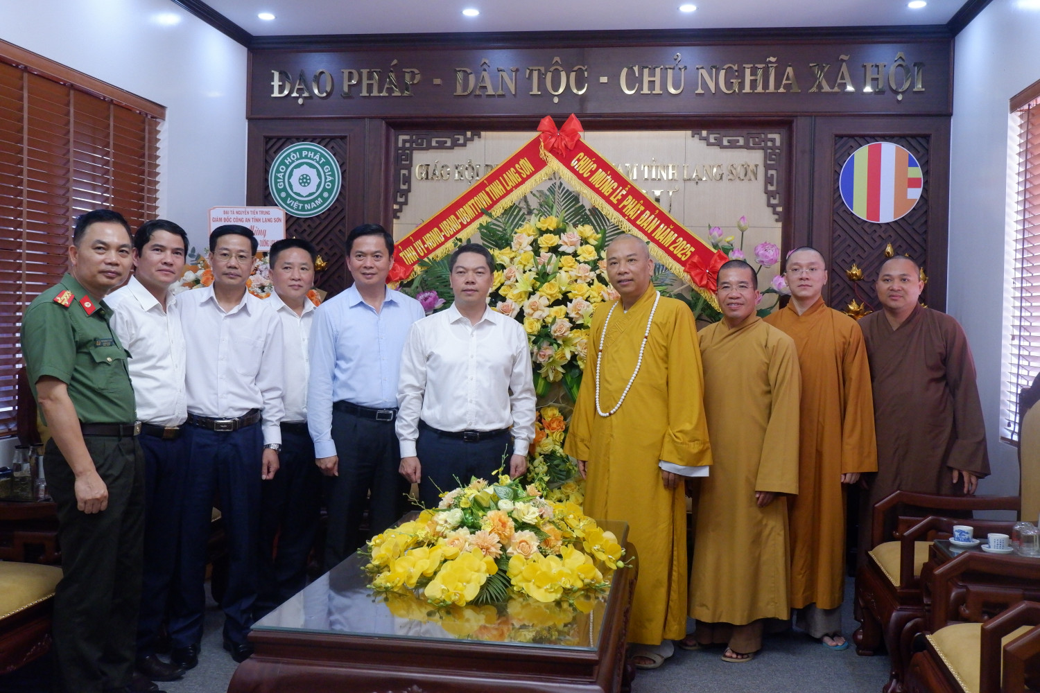 Lạng Sơn: Lãnh đạo chính quyền, MTTQ và các cơ quan đoàn thể tỉnh thăm chúc mừng Đại lễ Phật đản - Phật lịch 2569