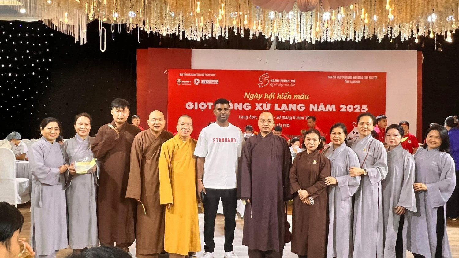 Ban Trị sự Phật giáo tỉnh tham gia chương trình “Hành trình đỏ” năm 2025