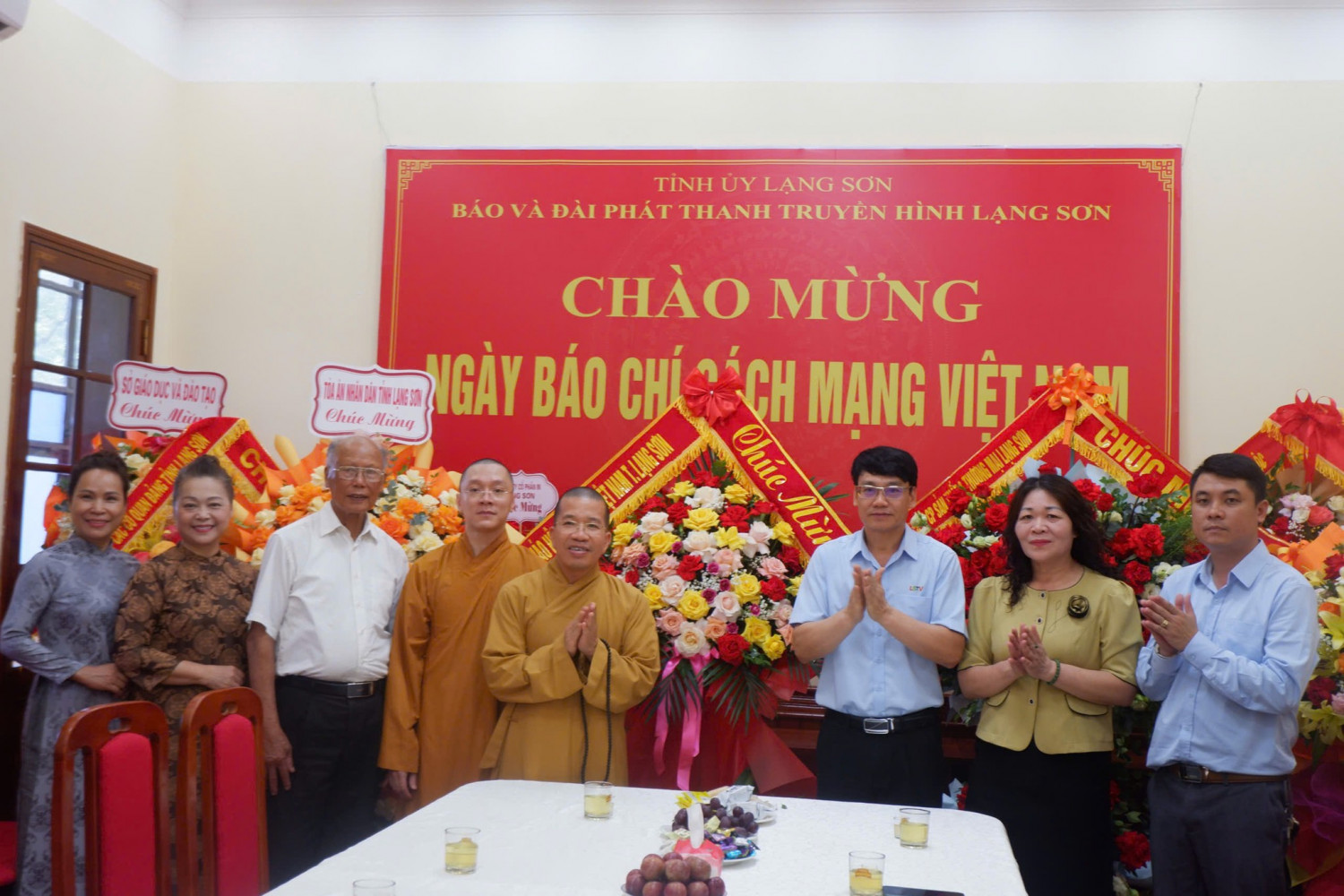 Ban Trị sự Phật giáo tỉnh thăm và chúc mừng Báo và Đài PTTH tỉnh Lạng Sơn
