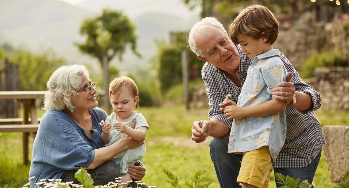 4 kiểu người càng sống càng nghèo khổ: Về già cô đơn túng thiếu
