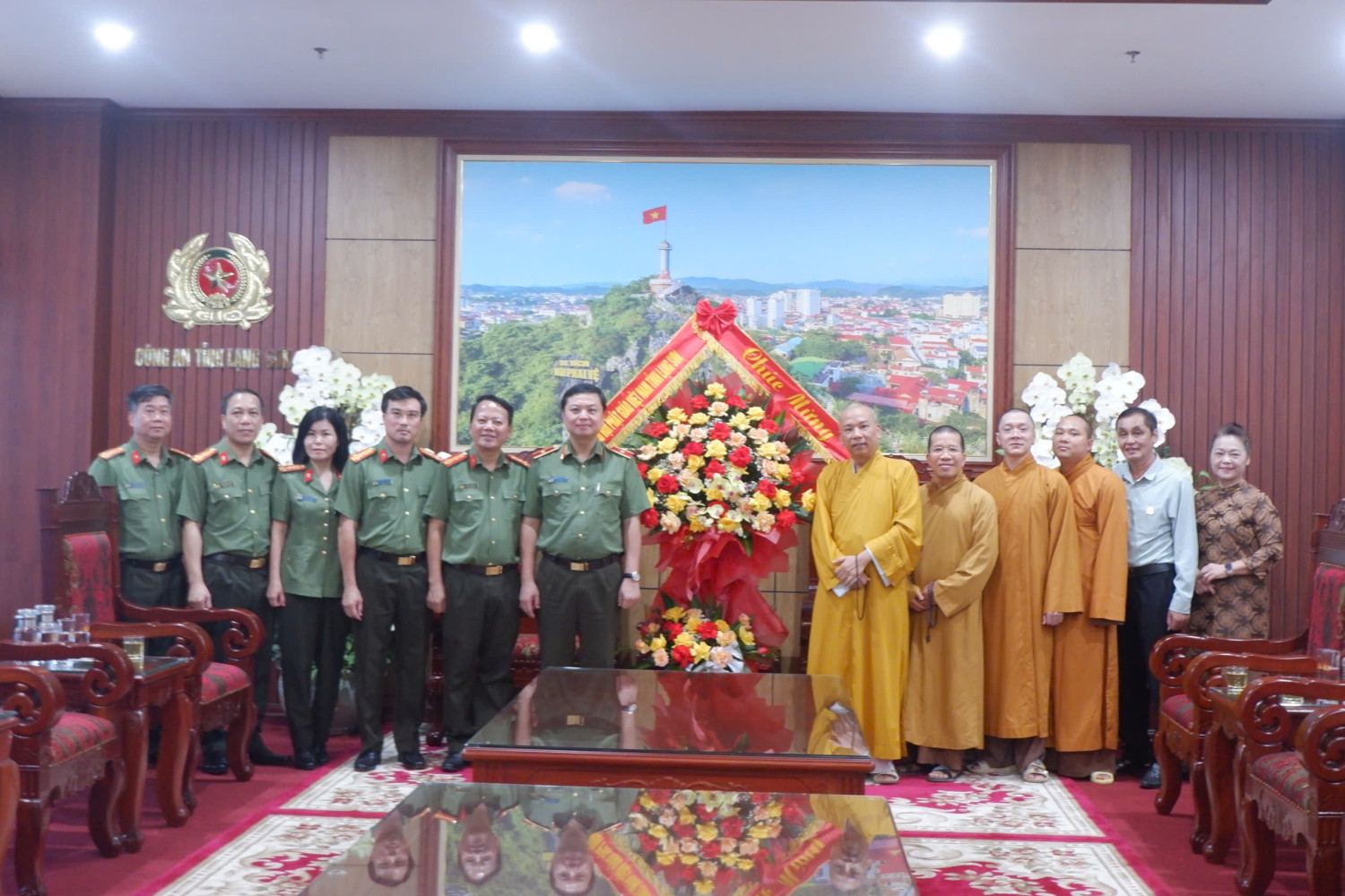 Lạng Sơn: Ban Trị sự Phật giáo tỉnh chúc mừng thành công Đại hội Đảng bộ Công an tỉnh