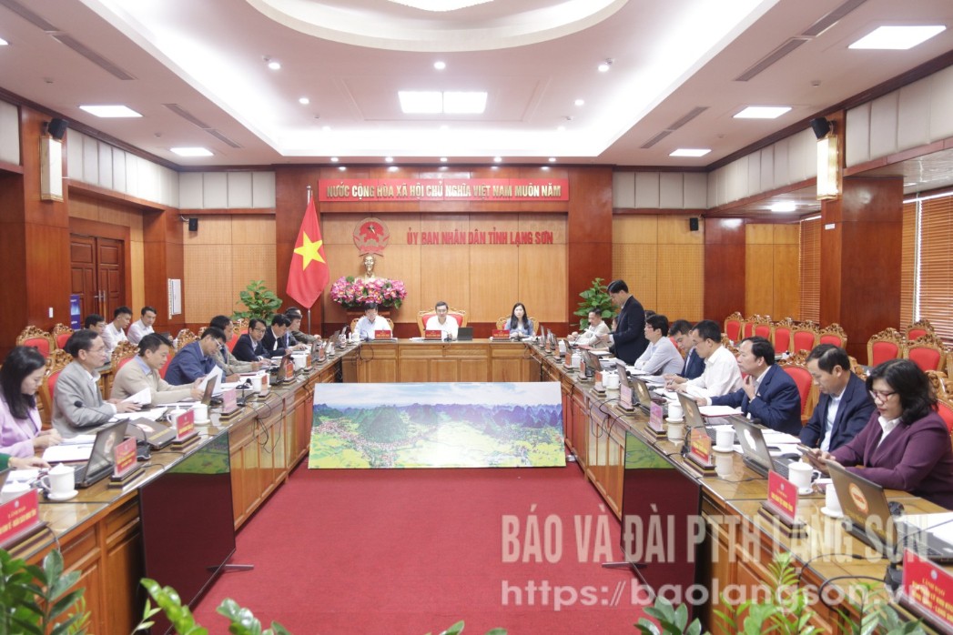 Các đại biểu tham dự phiên họp