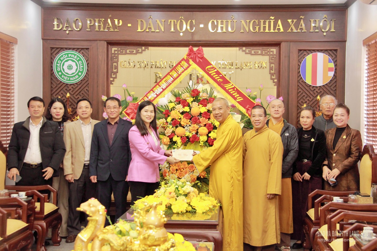 Lạng Sơn: Đoàn công tác của tỉnh thăm, chúc mừng Ban Trị sự Giáo hội Phật giáo Việt Nam tỉnh