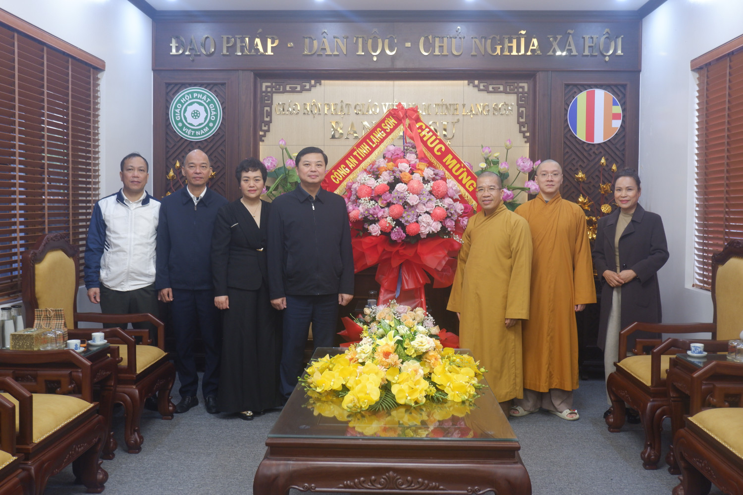 Lãnh đạo Công an tỉnh chúc mừng Ban Trị sự Phật giáo tỉnh nhân kỷ niệm 44 năm ngày thành lập GHPGVN