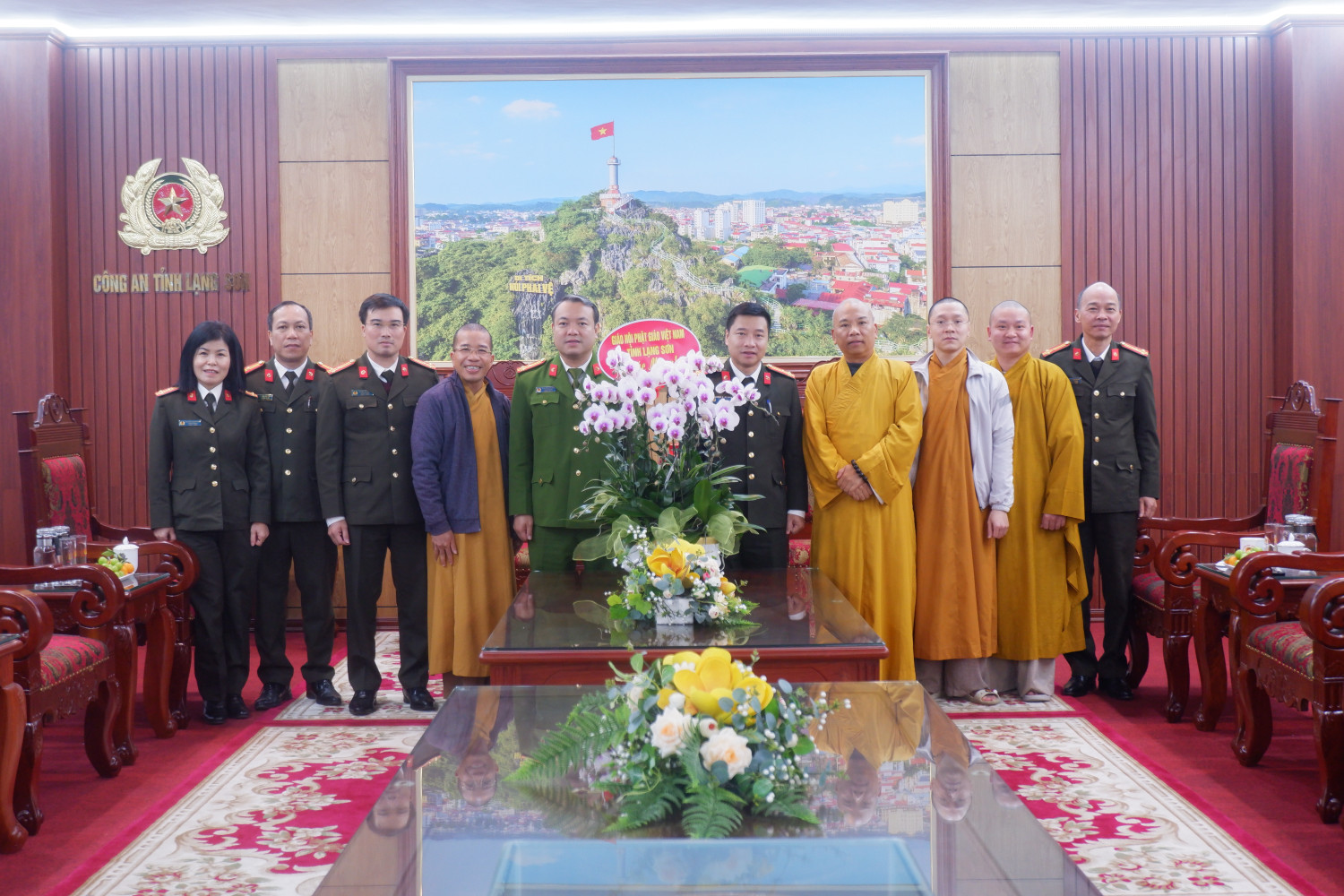 Lạng Sơn: Ban Trị sự Phật giáo tỉnh chúc mừng Tân Giám đốc Công an tỉnh