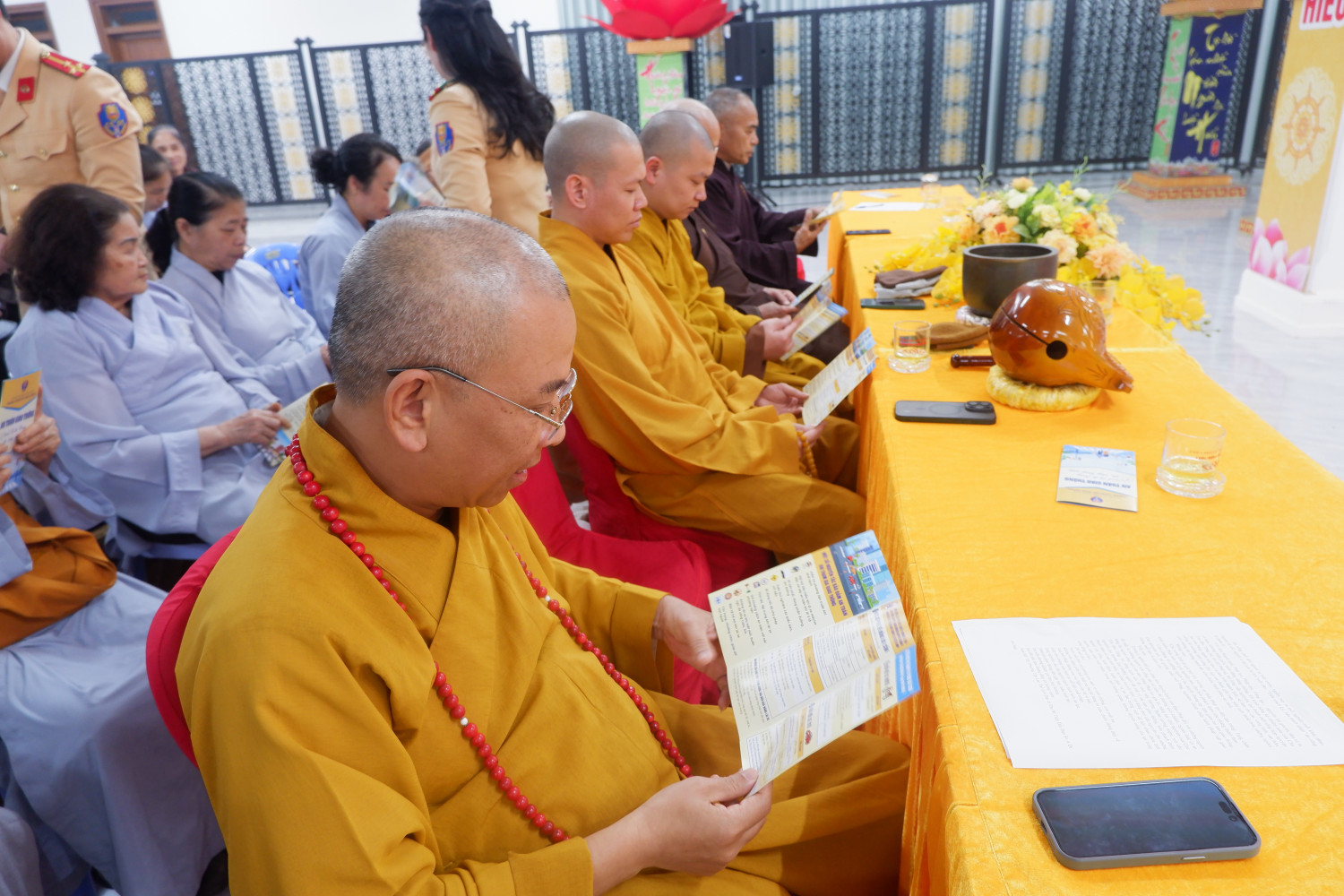 Ban Trị sự Phật giáo tỉnh tổ chức Hội nghị Tuyên truyền về bảo đảm trật tự an toàn giao thông