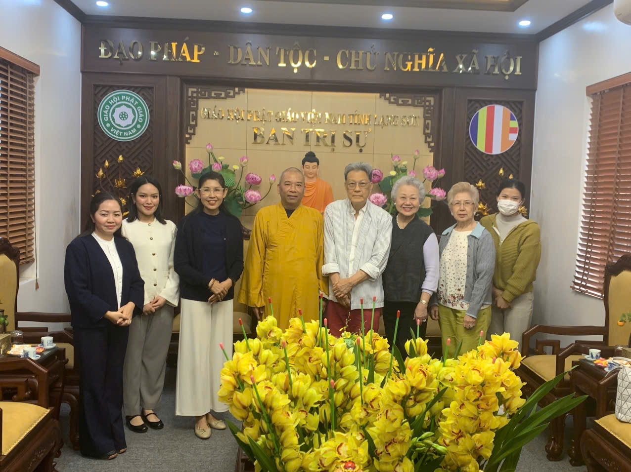 Đại sứ đặc mệnh toàn quyền Vương quốc Thái Lan tại Việt Nam đến thăm, chúc Tết Ban Trị sự