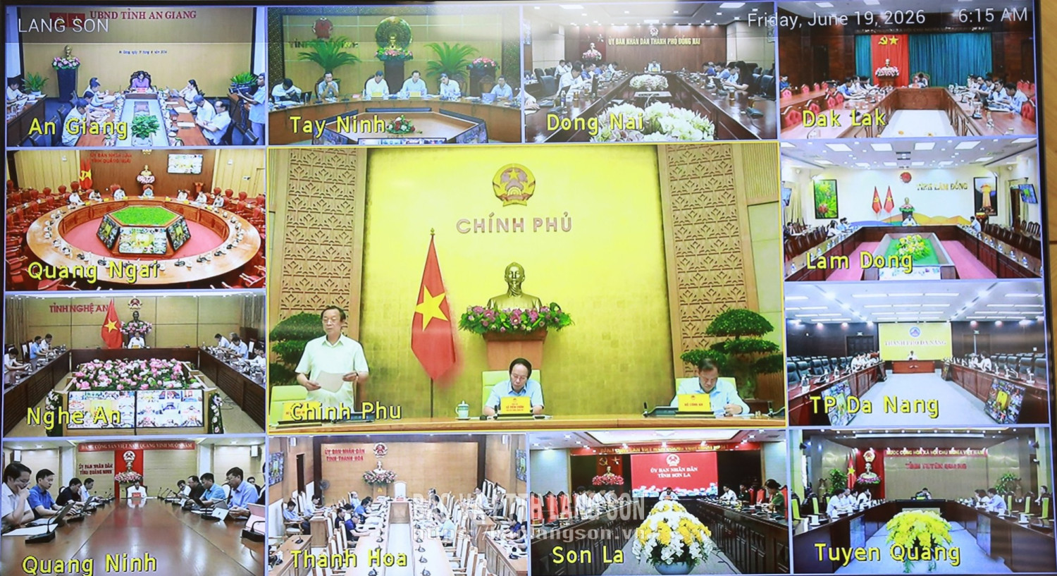Đại biểu dự họp tại các điểm cầu (ảnh chụp màn hình trực tuyến)
