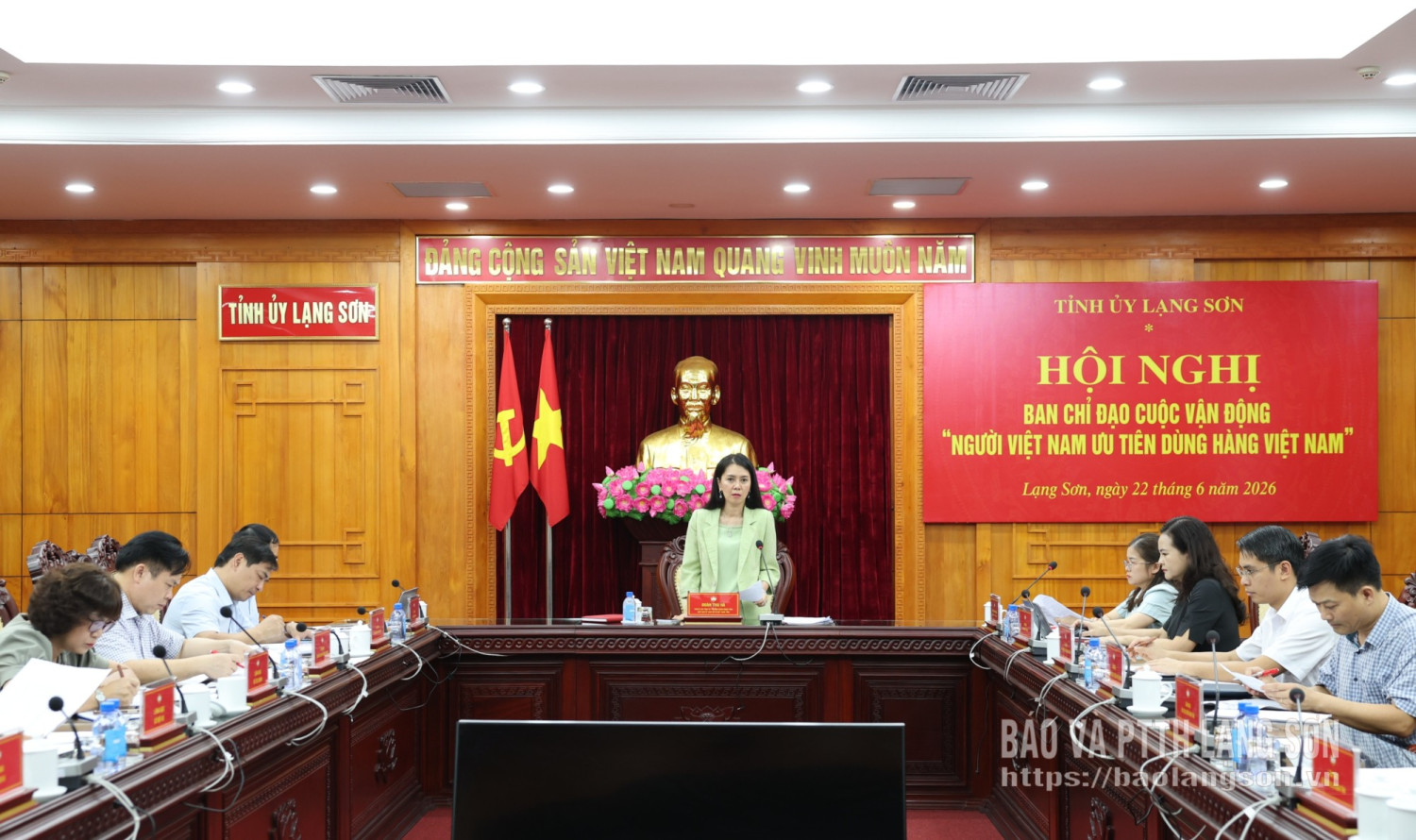 Đồng chí Đoàn Thu Hà, Phó Bí thư Tỉnh ủy, Trưởng Đoàn ĐBQH tỉnh, Chủ tịch Ủy ban MTTQ Việt Nam tỉnh, Trưởng BCĐ cuộc vận động chủ trì hội nghị.