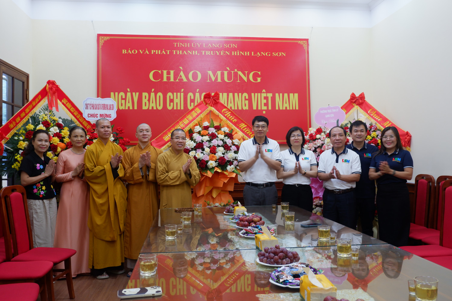 Ban Trị sự Phật giáo tỉnh thăm và chúc mừng Báo và Đài PTTH tỉnh Lạng Sơn