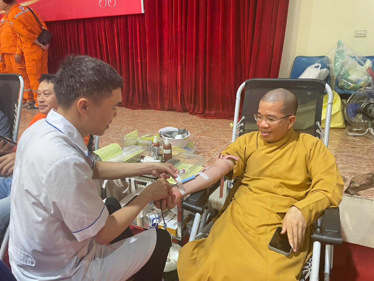 Chư Tăng - Phật tử tỉnh Lạng Sơn tham gia Hành trình đỏ “Giọt hồng Xứ Lạng” năm 2026
